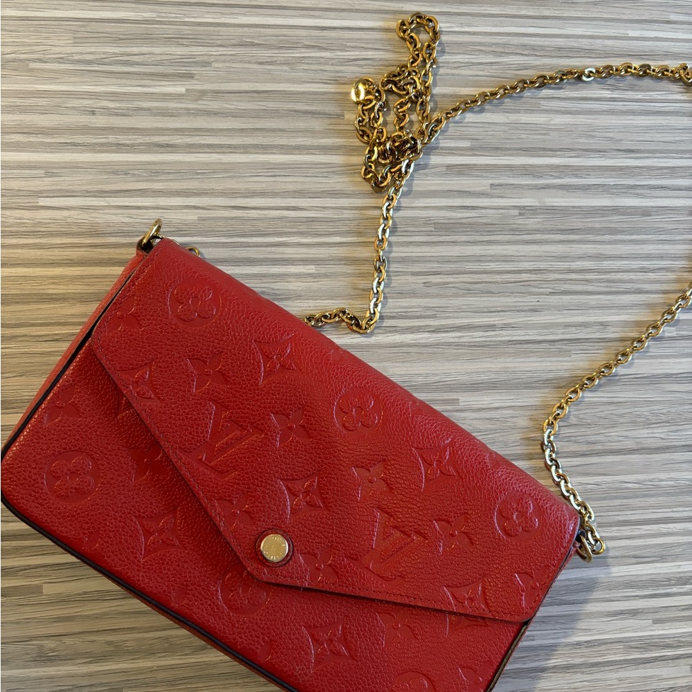 Red Louis Vuitton Félicie Pochette